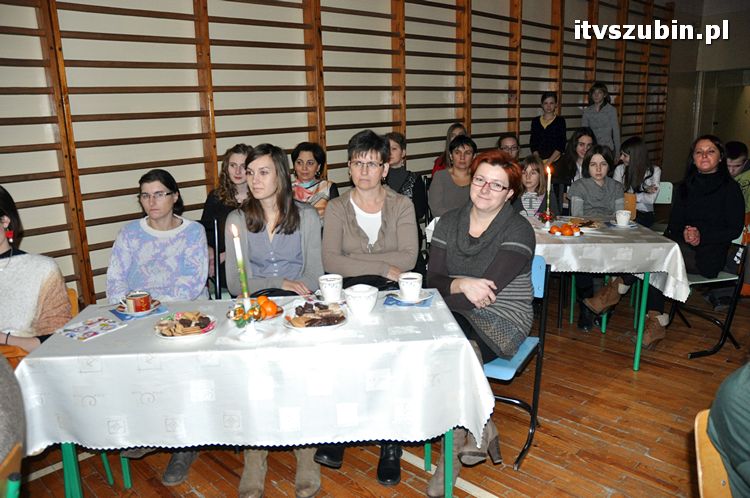 Wspólne kolędowanie w murach Gimnazjum nr 1 w Szubinie