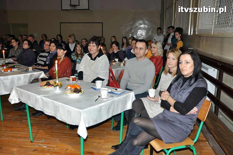 Wspólne kolędowanie w murach Gimnazjum nr 1 w Szubinie