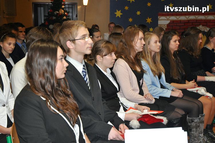 Wspólne kolędowanie w murach Gimnazjum nr 1 w Szubinie