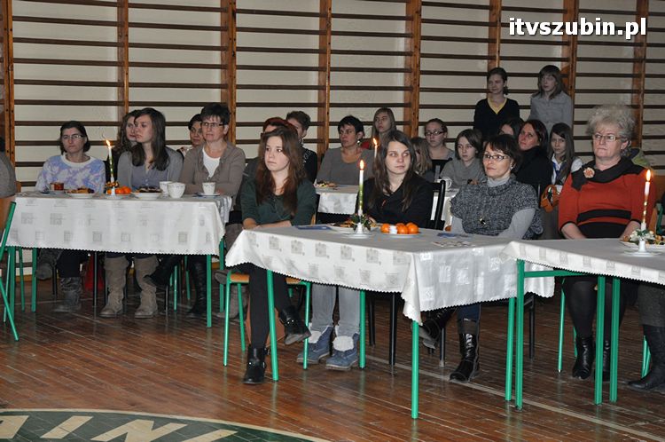 Wspólne kolędowanie w murach Gimnazjum nr 1 w Szubinie