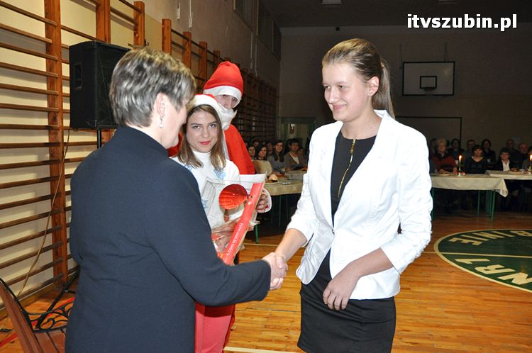 Wspólne kolędowanie w murach Gimnazjum nr 1 w Szubinie