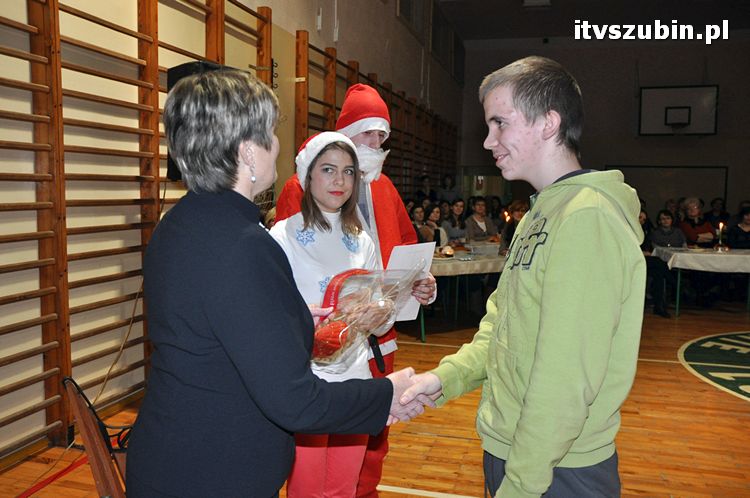 Wspólne kolędowanie w murach Gimnazjum nr 1 w Szubinie