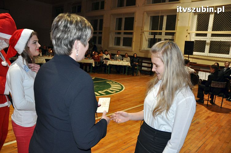 Wspólne kolędowanie w murach Gimnazjum nr 1 w Szubinie