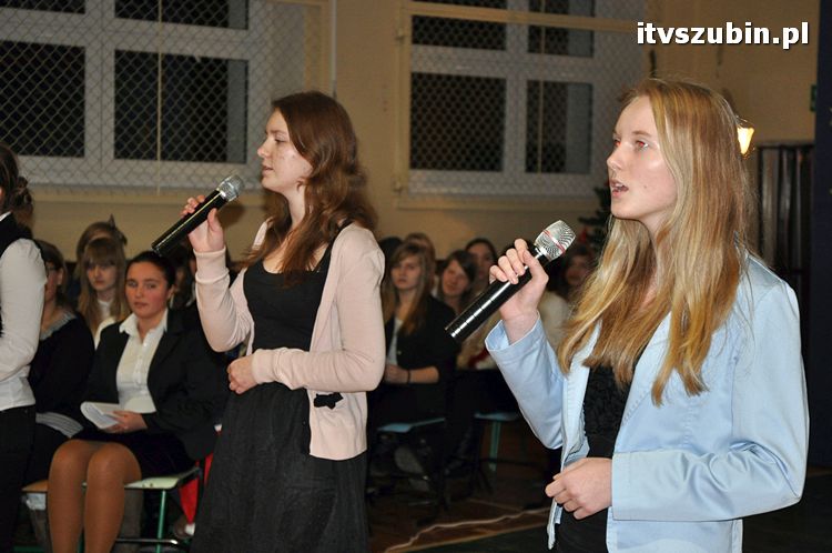 Wspólne kolędowanie w murach Gimnazjum nr 1 w Szubinie