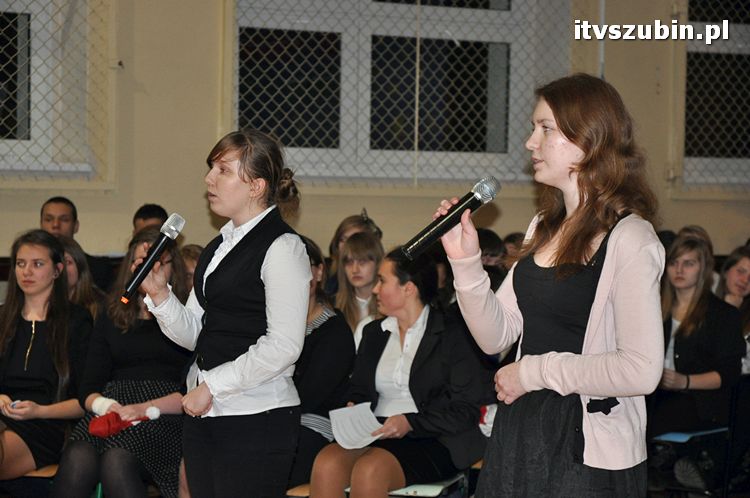 Wspólne kolędowanie w murach Gimnazjum nr 1 w Szubinie