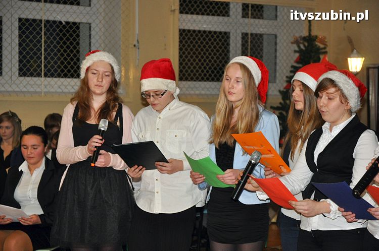 Wspólne kolędowanie w murach Gimnazjum nr 1 w Szubinie