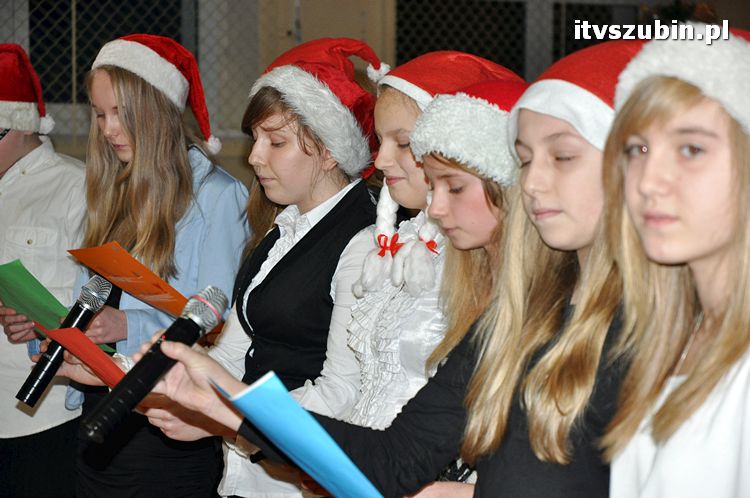 Wspólne kolędowanie w murach Gimnazjum nr 1 w Szubinie