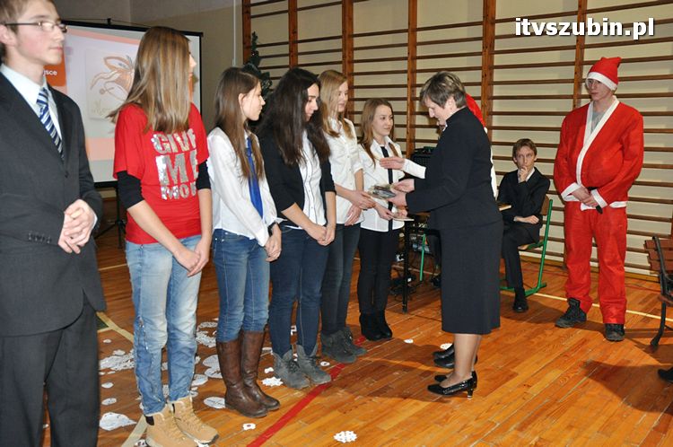 Wspólne kolędowanie w murach Gimnazjum nr 1 w Szubinie