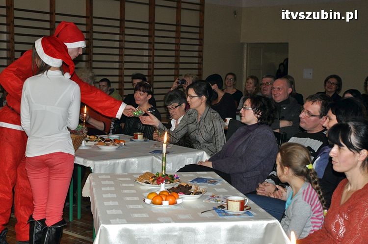 Wspólne kolędowanie w murach Gimnazjum nr 1 w Szubinie