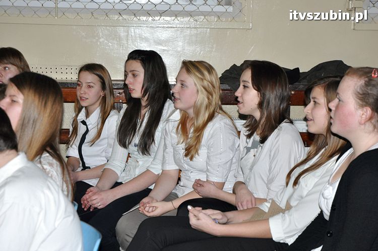 Wspólne kolędowanie w murach Gimnazjum nr 1 w Szubinie