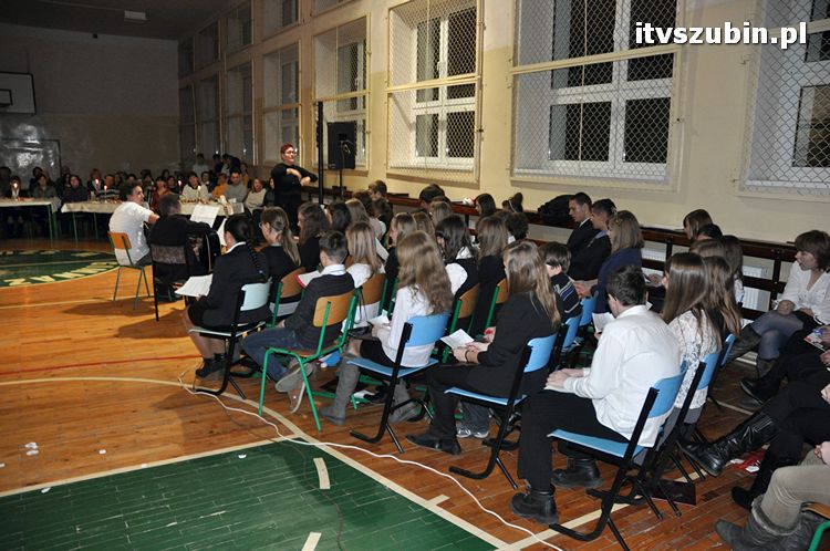 Wspólne kolędowanie w murach Gimnazjum nr 1 w Szubinie