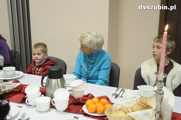 Spotkanie wigilijne w MGOPS w Szubinie dla podopiecznych