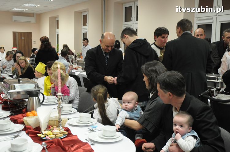 Spotkanie wigilijne w MGOPS w Szubinie dla podopiecznych