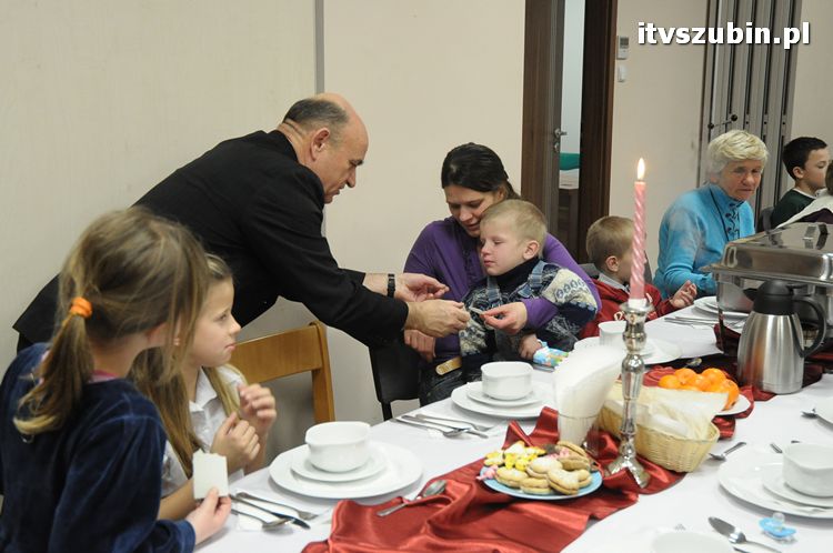 Spotkanie wigilijne w MGOPS w Szubinie dla podopiecznych