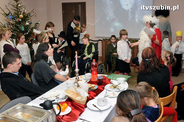 Spotkanie wigilijne w MGOPS w Szubinie dla podopiecznych