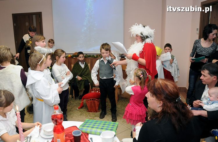 Spotkanie wigilijne w MGOPS w Szubinie dla podopiecznych