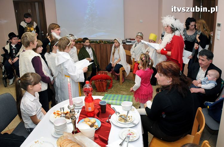 Spotkanie wigilijne w MGOPS w Szubinie dla podopiecznych