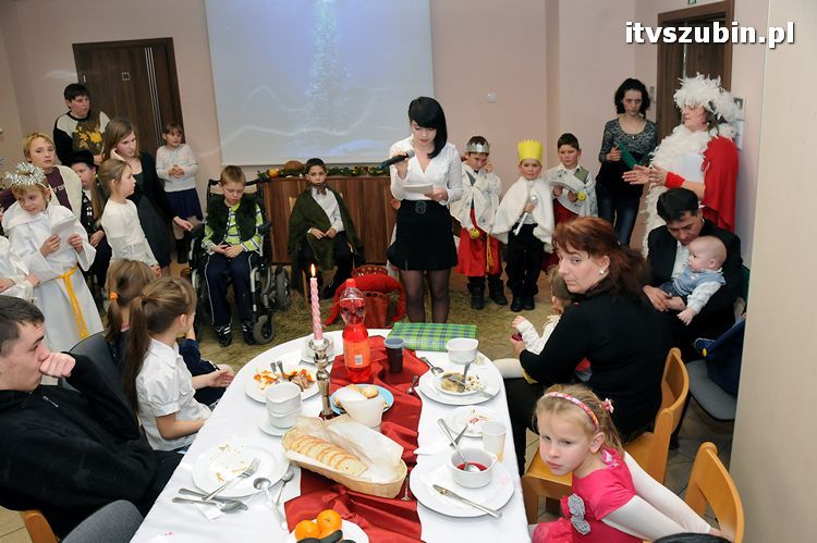 Spotkanie wigilijne w MGOPS w Szubinie dla podopiecznych