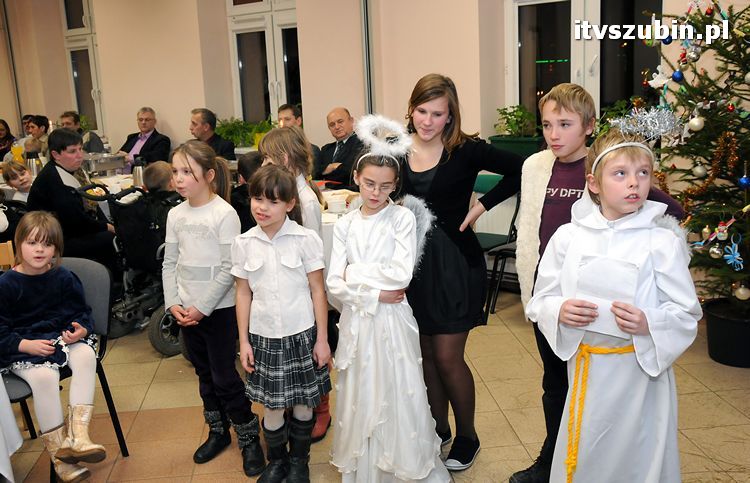 Spotkanie wigilijne w MGOPS w Szubinie dla podopiecznych