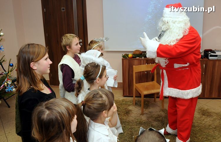 Spotkanie wigilijne w MGOPS w Szubinie dla podopiecznych