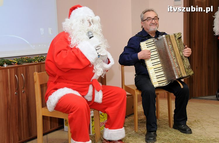 Spotkanie wigilijne w MGOPS w Szubinie dla podopiecznych