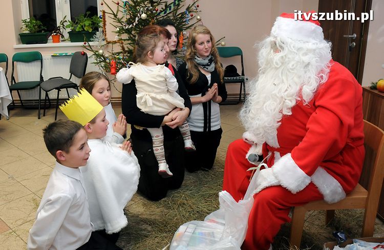 Spotkanie wigilijne w MGOPS w Szubinie dla podopiecznych