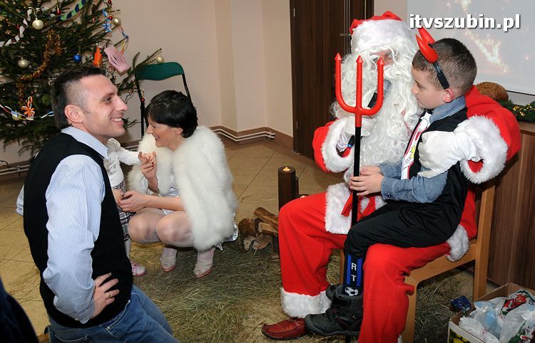 Spotkanie wigilijne w MGOPS w Szubinie dla podopiecznych