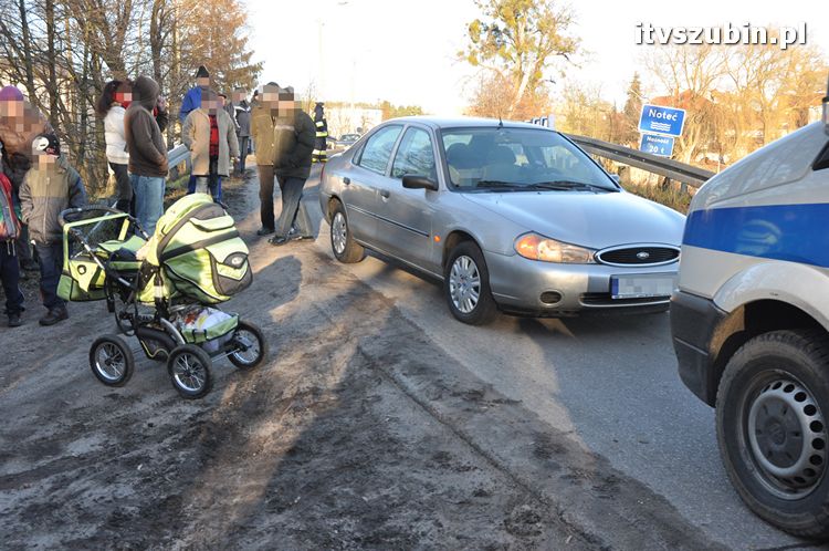 Potrącenie pieszej z dzieckiem w wózku w Turze