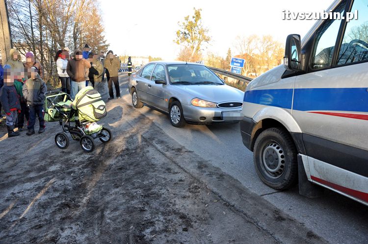 Potrącenie pieszej z dzieckiem w wózku w Turze