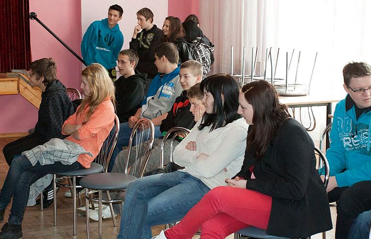 Teatr zwierciadłem życia