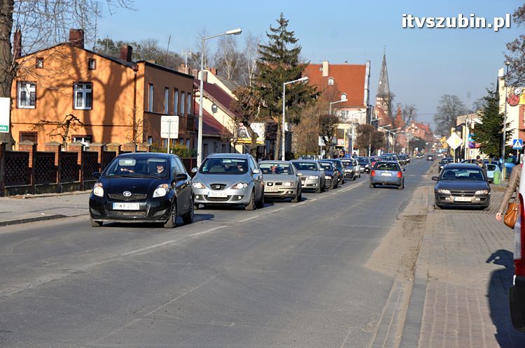 Zderzenie trzech samochodów osobowych na Kcyńskiej w Szubinie