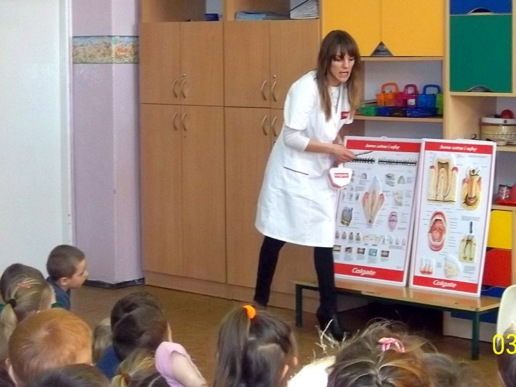 Przedszkolaki poznają doktora Ząbka i legendę Zębolandii