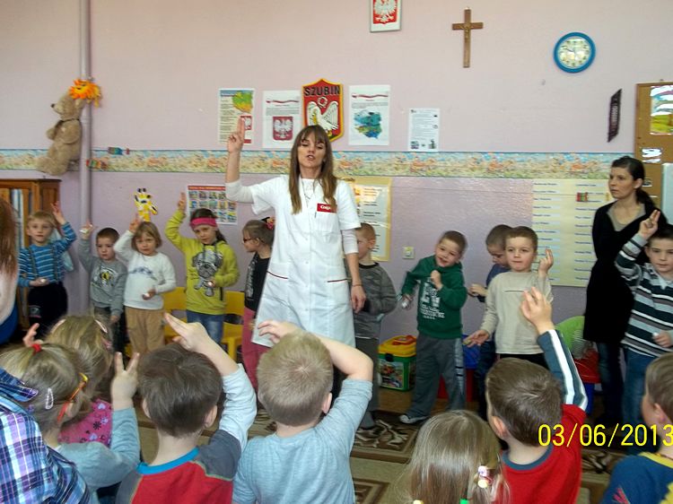 Przedszkolaki poznają doktora Ząbka i legendę Zębolandii