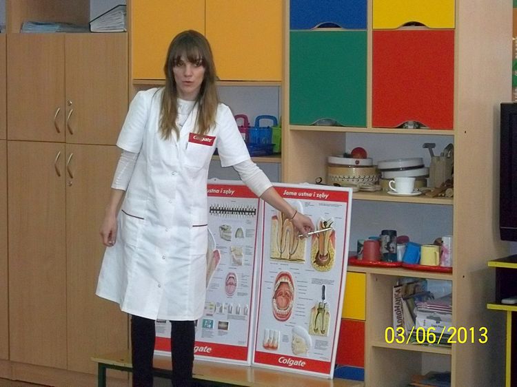 Przedszkolaki poznają doktora Ząbka i legendę Zębolandii