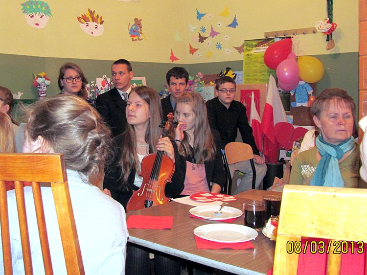 Koncertowy Dzień Kobiet w Słonawach [FILM]