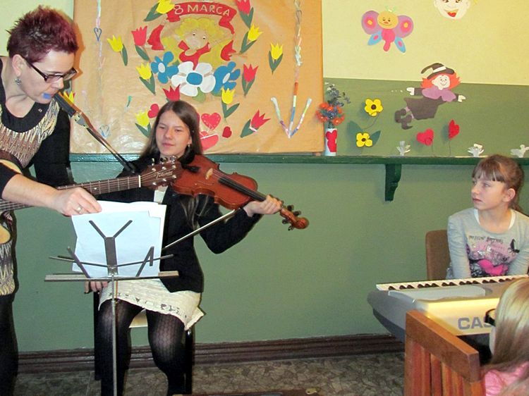 Koncertowy Dzień Kobiet w Słonawach [FILM]