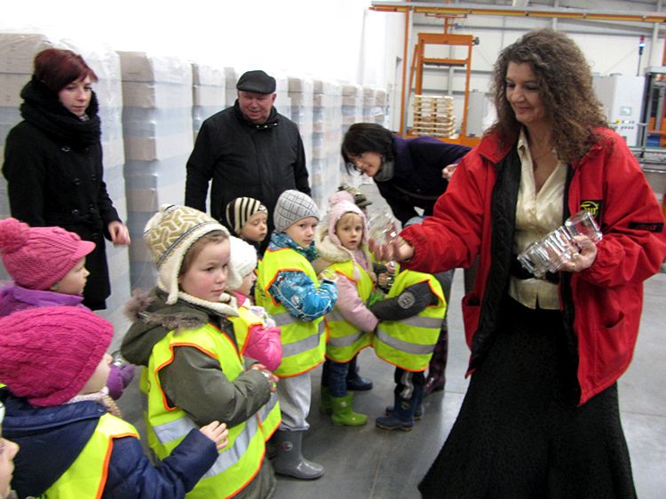 Mali turyści zwiedzili Hutę Szkła w Turze