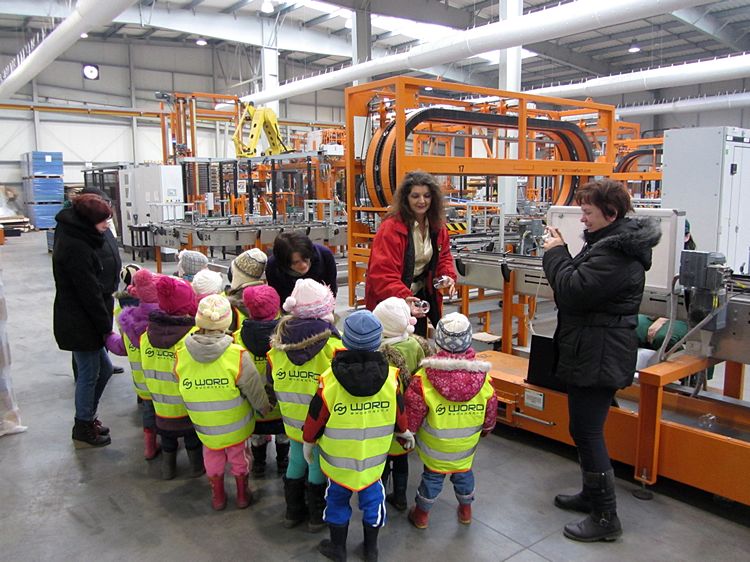 Mali turyści zwiedzili Hutę Szkła w Turze