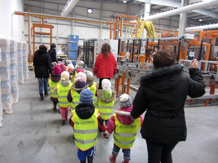 Mali turyści zwiedzili Hutę Szkła w Turze