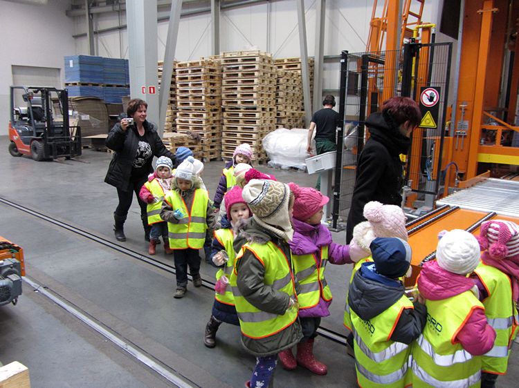 Mali turyści zwiedzili Hutę Szkła w Turze