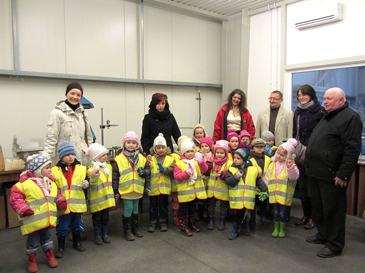 Mali turyści zwiedzili Hutę Szkła w Turze