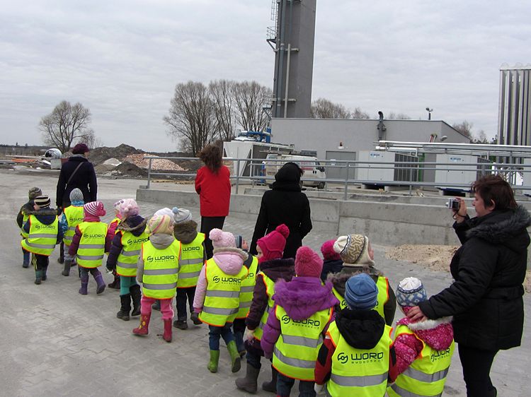 Mali turyści zwiedzili Hutę Szkła w Turze