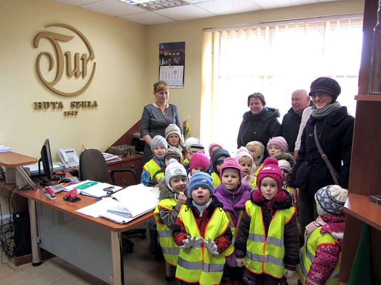 Mali turyści zwiedzili Hutę Szkła w Turze