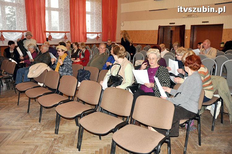 Seniorzy do szkoły - ruszył Uniwersytet Trzeciego Wieku w SDK