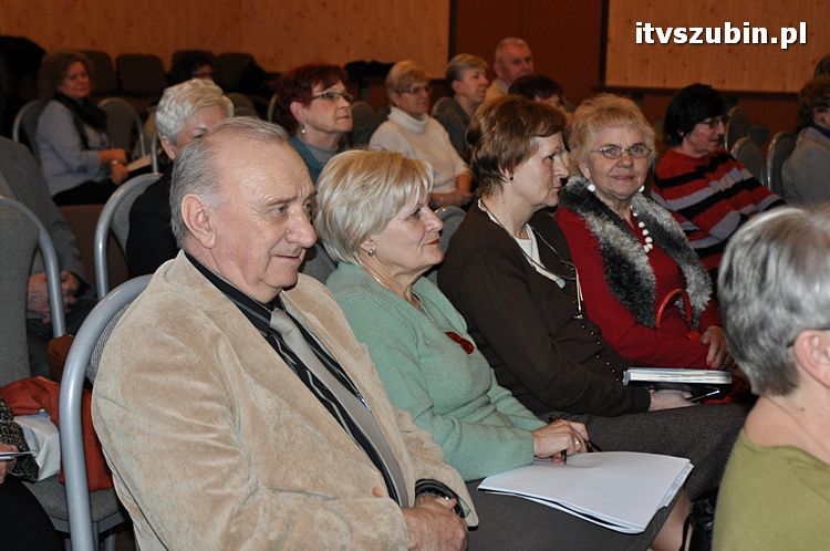 Seniorzy do szkoły - ruszył Uniwersytet Trzeciego Wieku w SDK