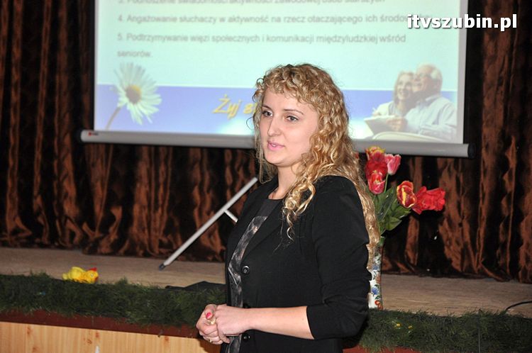 Seniorzy do szkoły - ruszył Uniwersytet Trzeciego Wieku w SDK