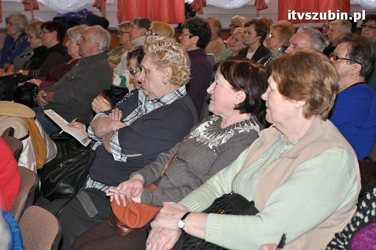 Seniorzy do szkoły - ruszył Uniwersytet Trzeciego Wieku w SDK