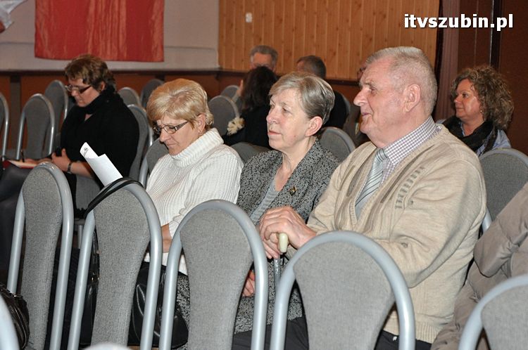 Seniorzy do szkoły - ruszył Uniwersytet Trzeciego Wieku w SDK