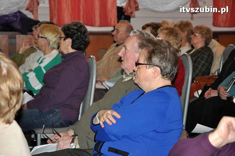 Seniorzy do szkoły - ruszył Uniwersytet Trzeciego Wieku w SDK