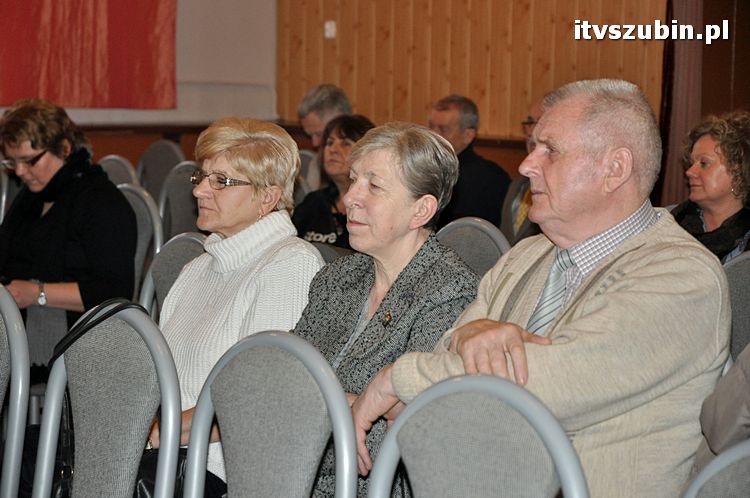 Seniorzy do szkoły - ruszył Uniwersytet Trzeciego Wieku w SDK